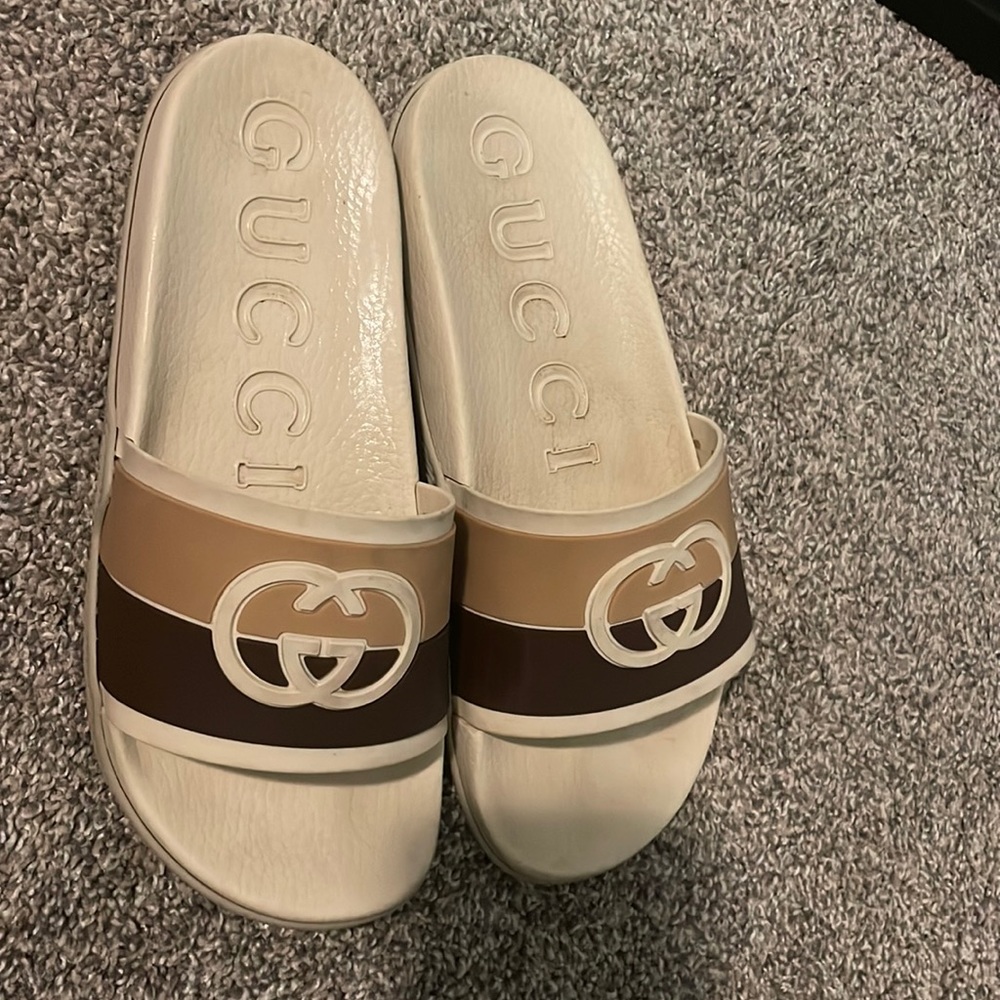 Men’s Gucci slide 8.5